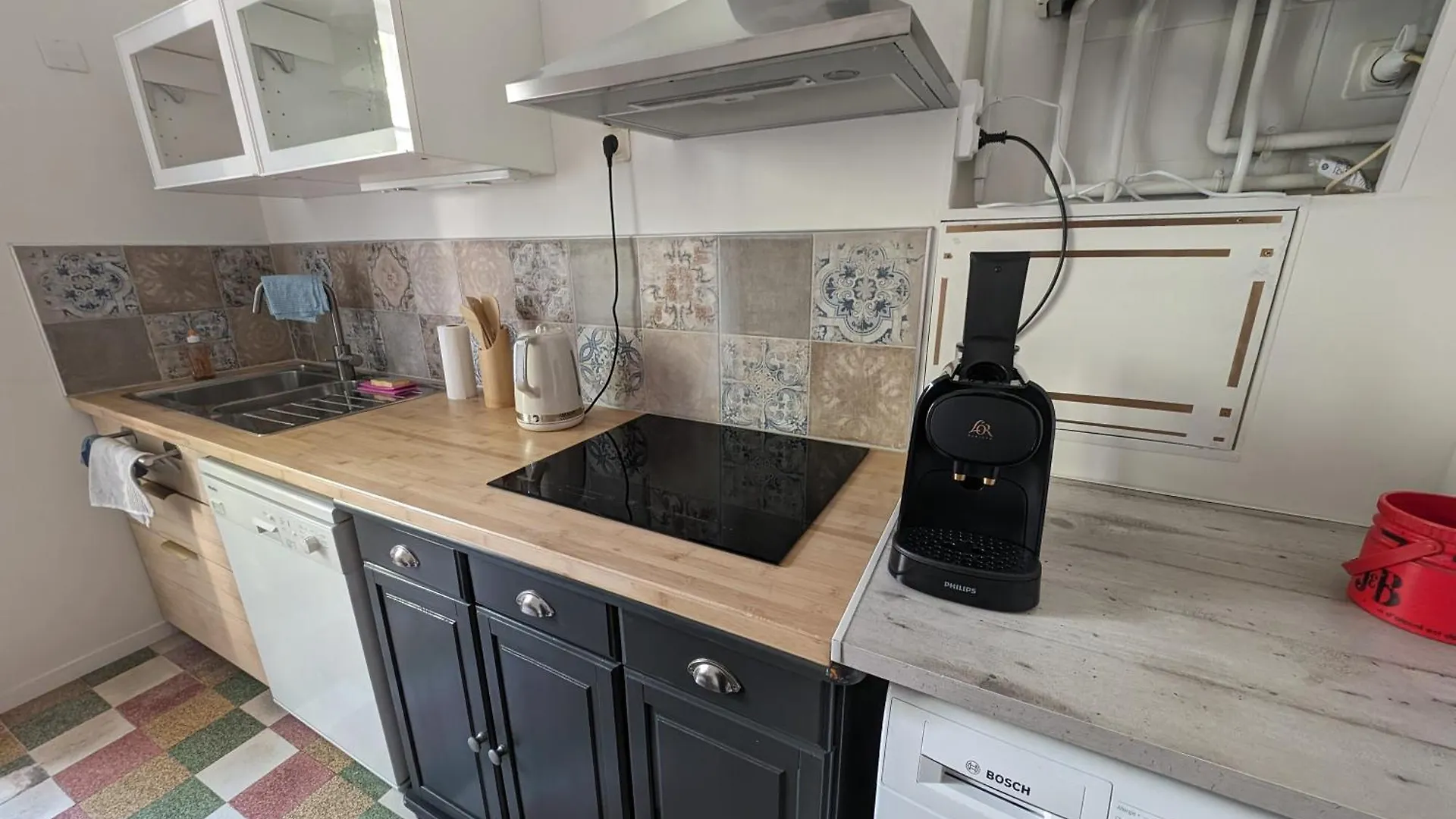 Maison De Style Tout Confort, Position Ideale, Avec Clim Et Petit Exterieur Orange  France